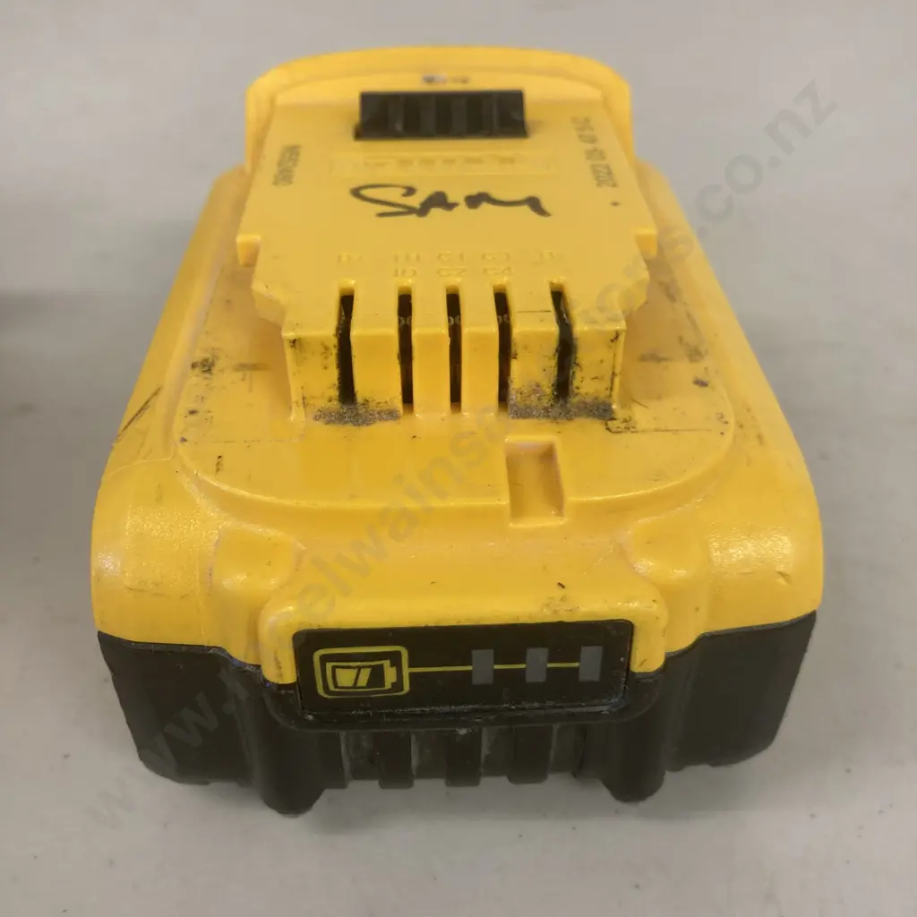 DeWALT 18V 5.0AH XR Li-ion Battery - DCB184-XE Image 1++