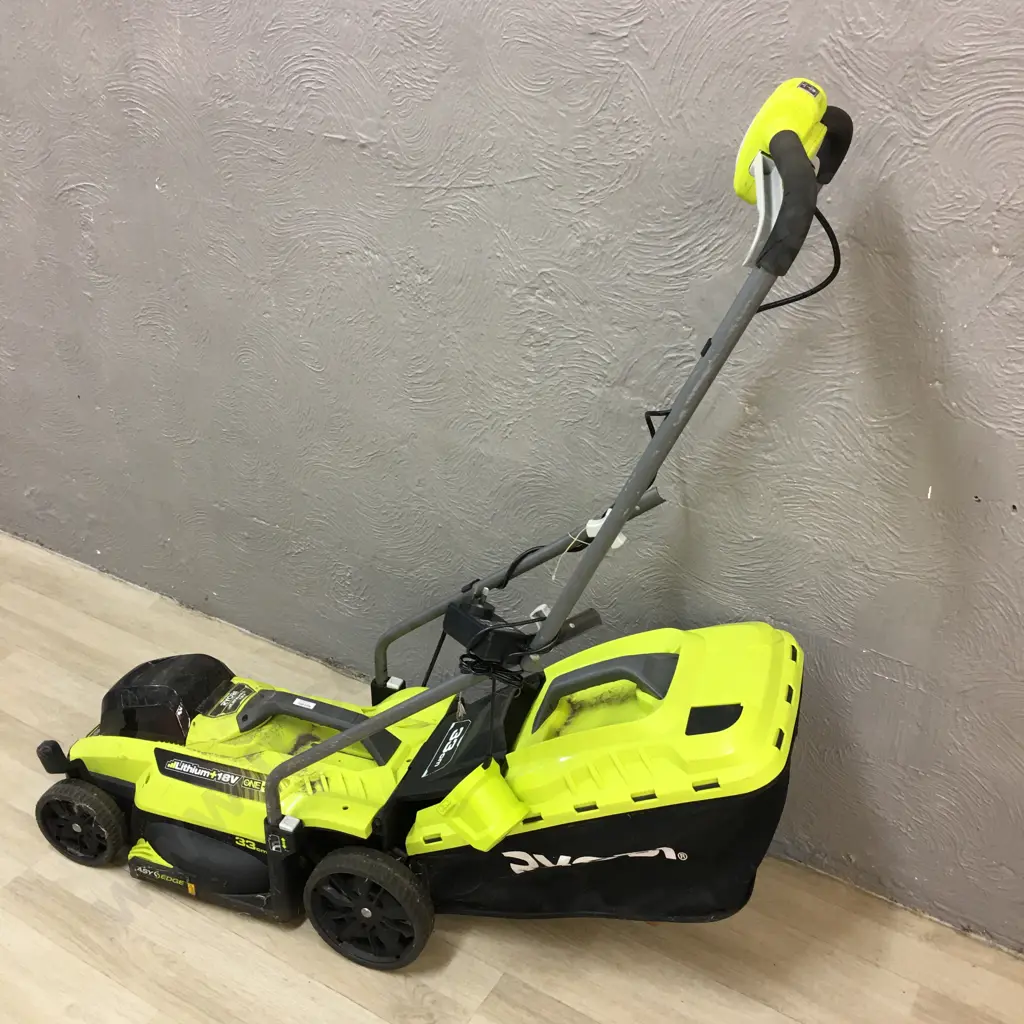 Ryobi 18V One+ OM1833S 33cm Lawnmower With 1.4Ah Battery & Charger Image 1++