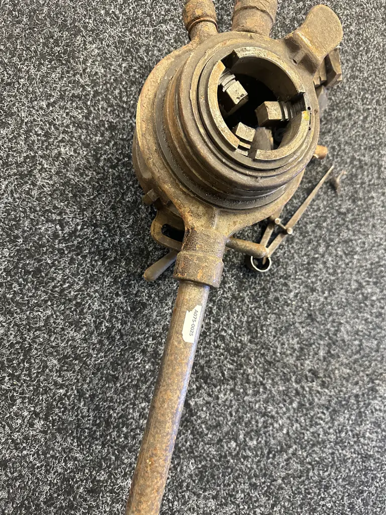Vintage Pipe Threader Image 1++