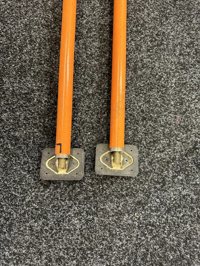 Pair of Adjustable Support Poles / Cabinet Jacks Image 1++