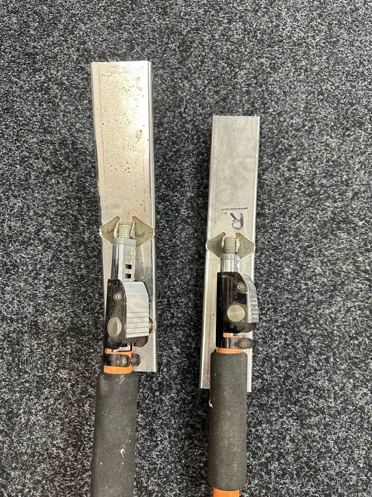 Pair of Adjustable Support Poles / Cabinet Jacks Image 1++