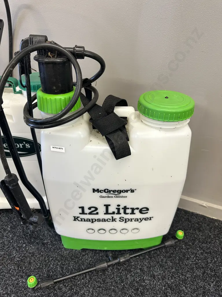 Pair of McGregor Knapsack Sprayers (1 Missing a Fitting) Image 1++