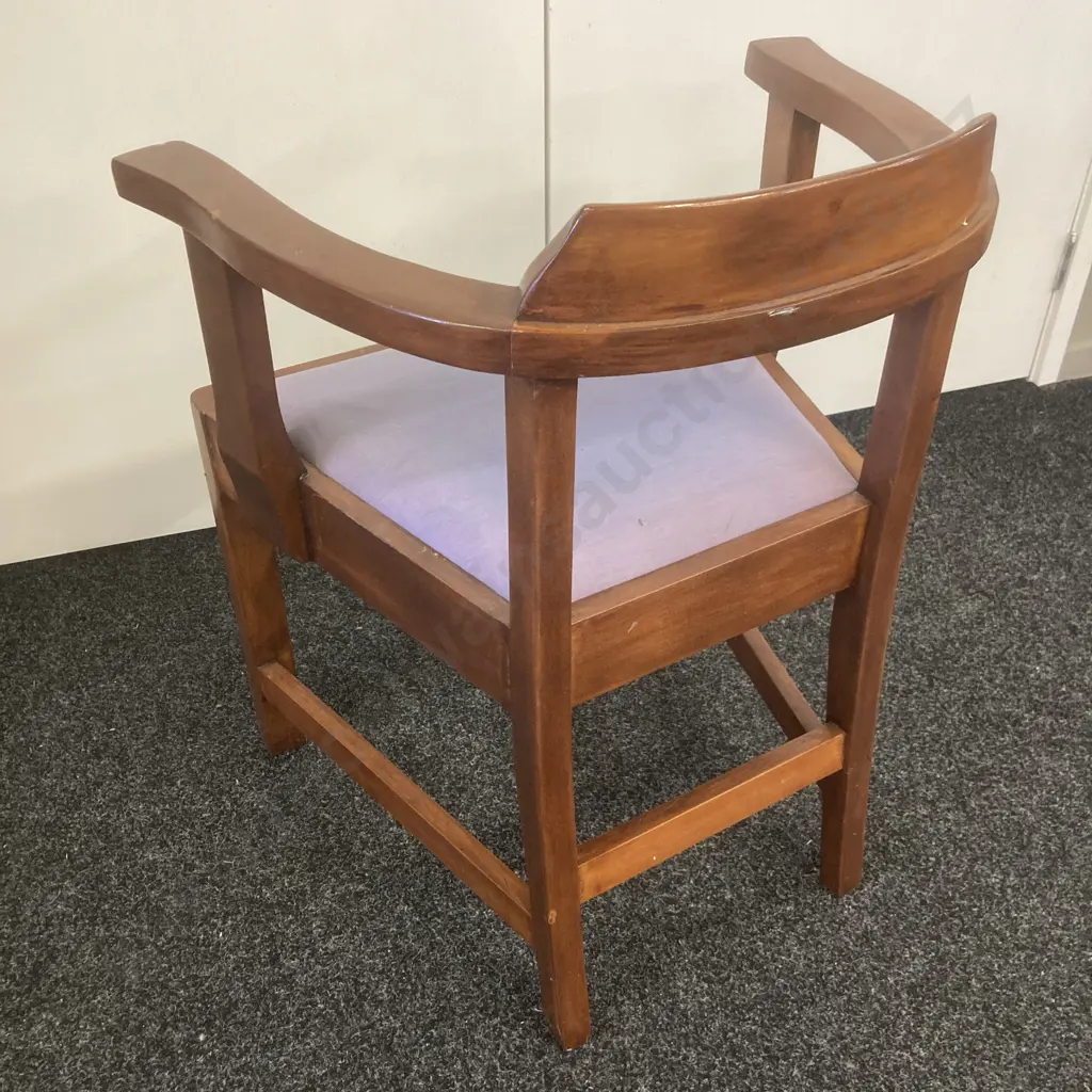 Vintage Tub Chair. 77 x 62cm Image 1++