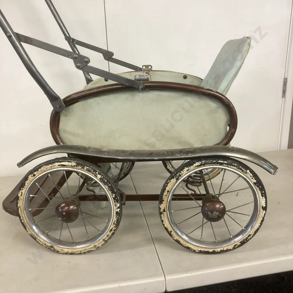 Vintage Pedigree Pushchair With Spring Base Image 1++