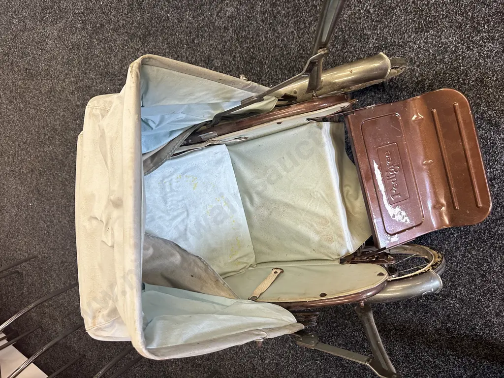 Vintage Pedigree Pushchair With Spring Base Image 1++
