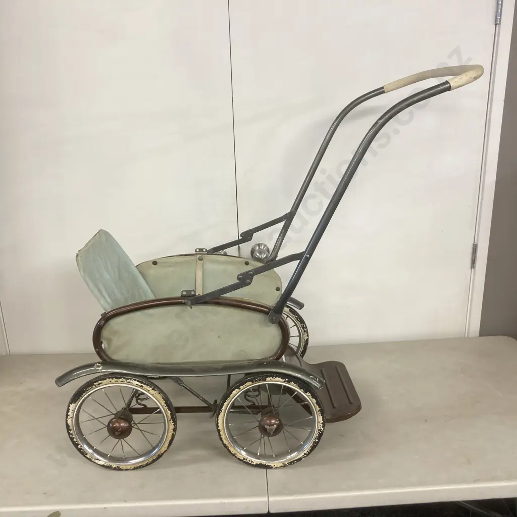 Vintage Pedigree Pushchair With Spring Base Image 1++