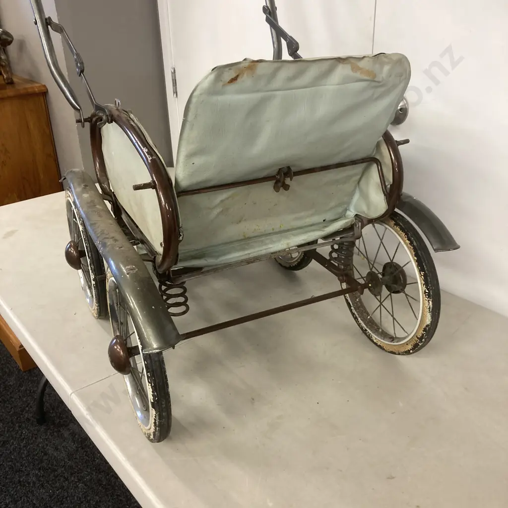Vintage Pedigree Pushchair With Spring Base Image 1++