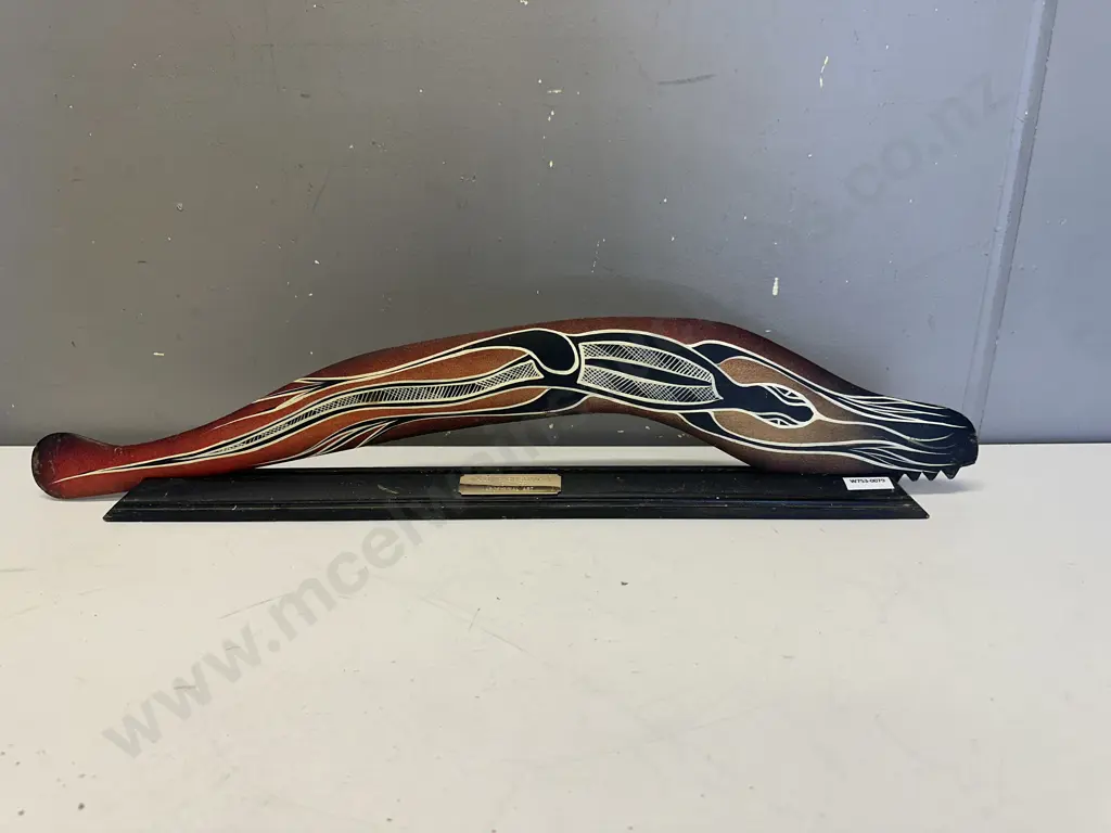 'Native Bushman' Aboriginal Art Large Hunting Boomerang With Stand - Lizard Detail. L66cm Image 1++