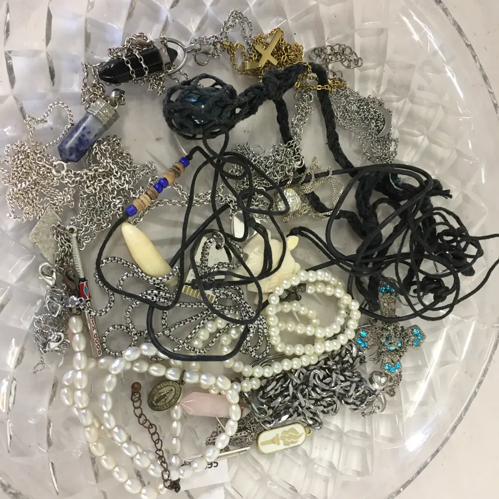 Selection Of Costume Jewellery Assorted Necklaces Image 1++