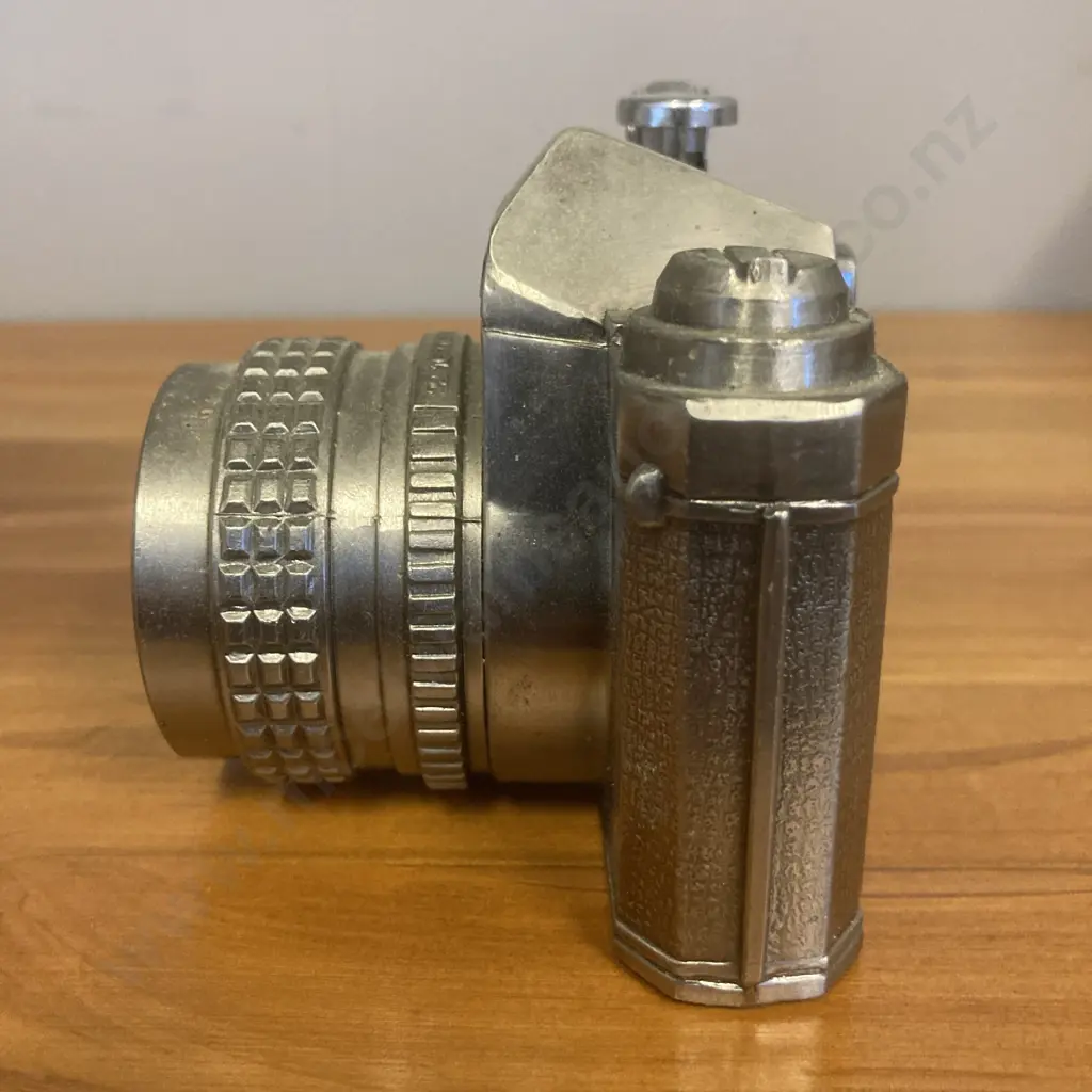 Pentax ME Advertising Lighter - Rare Counter Lighter In The Shape Of a Pentax ME, Made Of Metal. H8 W11 D7.5cm Image 1++