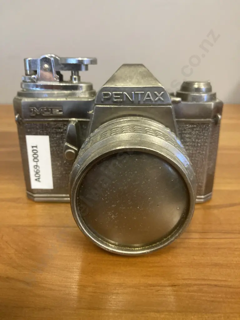 Pentax ME Advertising Lighter - Rare Counter Lighter In The Shape Of a Pentax ME, Made Of Metal. H8 W11 D7.5cm Image 1++