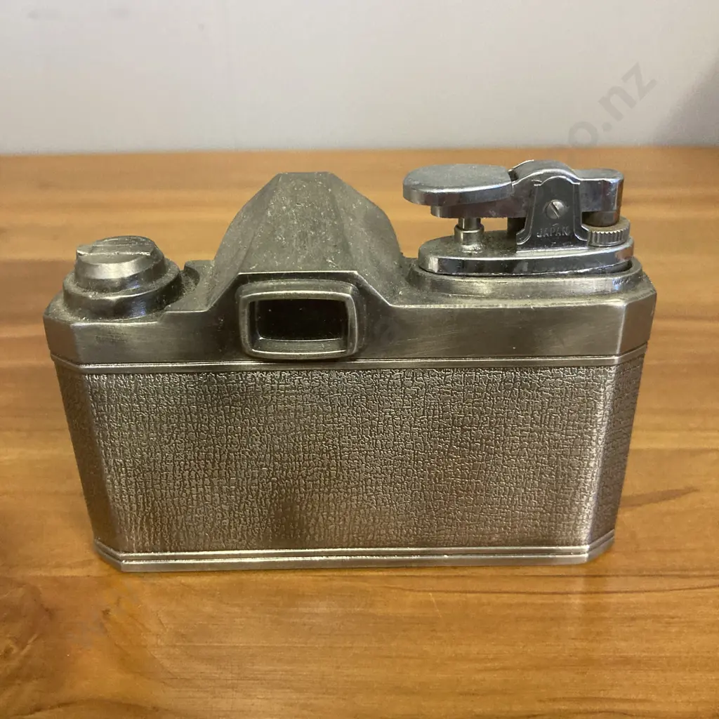 Pentax ME Advertising Lighter - Rare Counter Lighter In The Shape Of a Pentax ME, Made Of Metal. H8 W11 D7.5cm Image 1++
