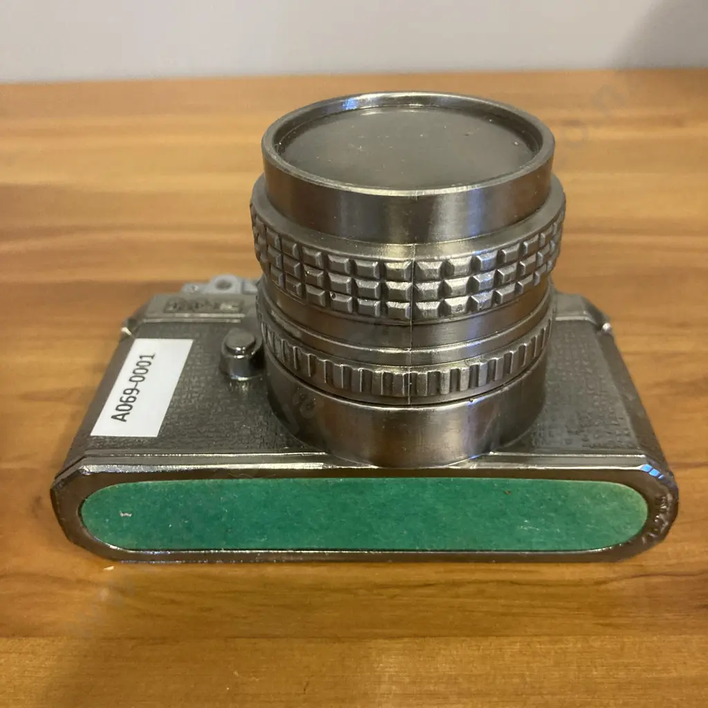 Pentax ME Advertising Lighter - Rare Counter Lighter In The Shape Of a Pentax ME, Made Of Metal. H8 W11 D7.5cm Image 1++