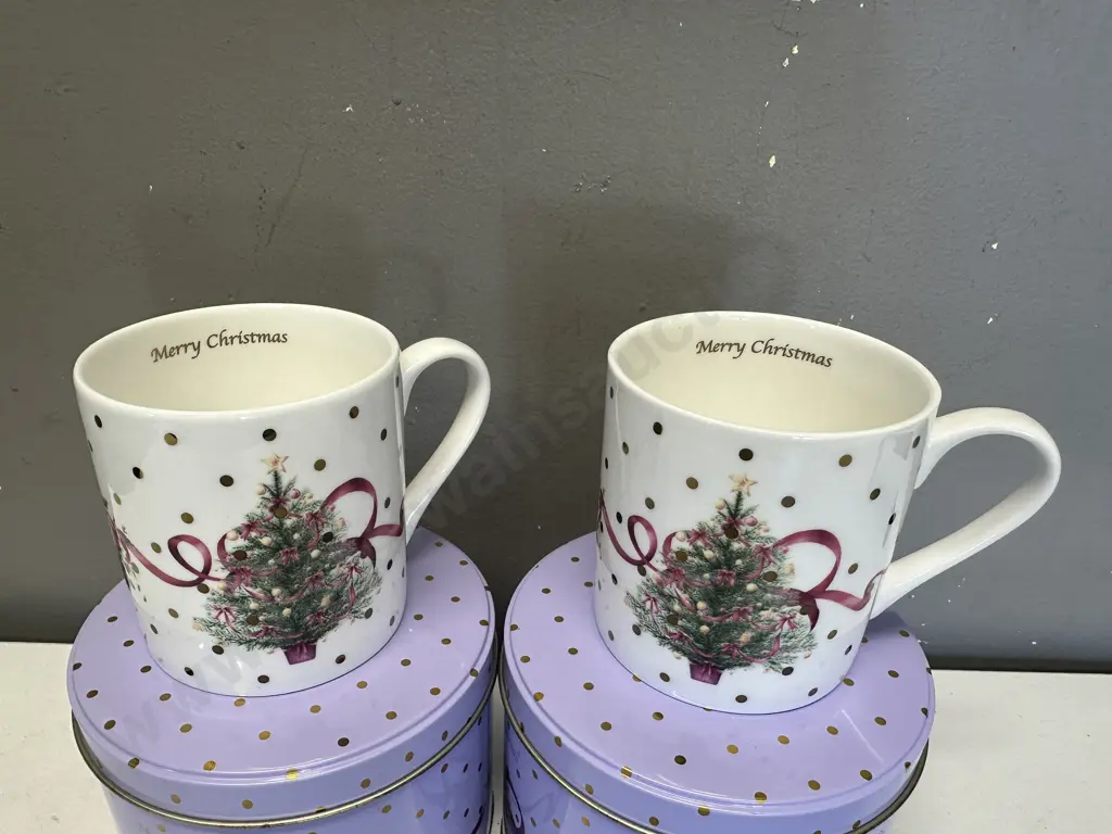 Pair of Royal Albert Old Country Roses Christmas Tree Bone China Mugs in Tins Image 1++