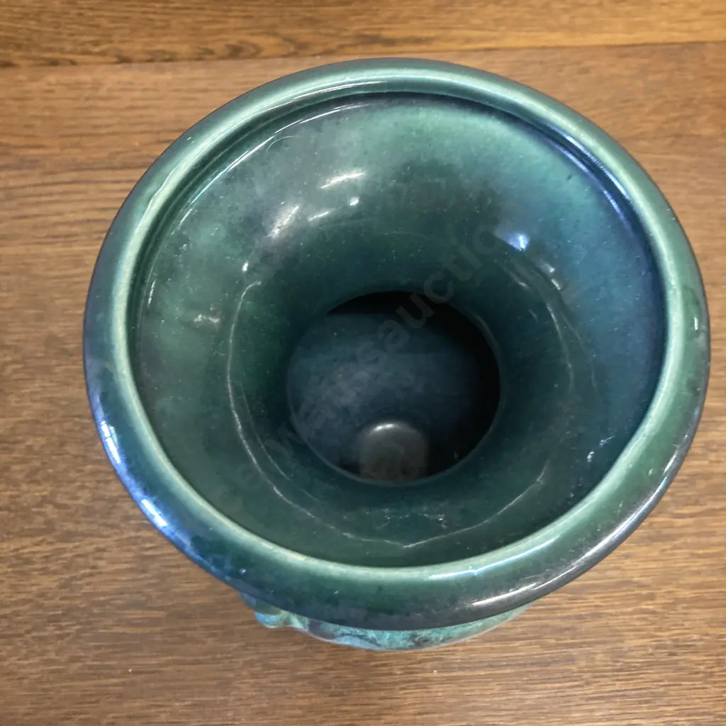 Titian New Zealand Vase. In (Orzel) Green Glaze, Marked At Base SB 204. 17 x 14cm Image 1++
