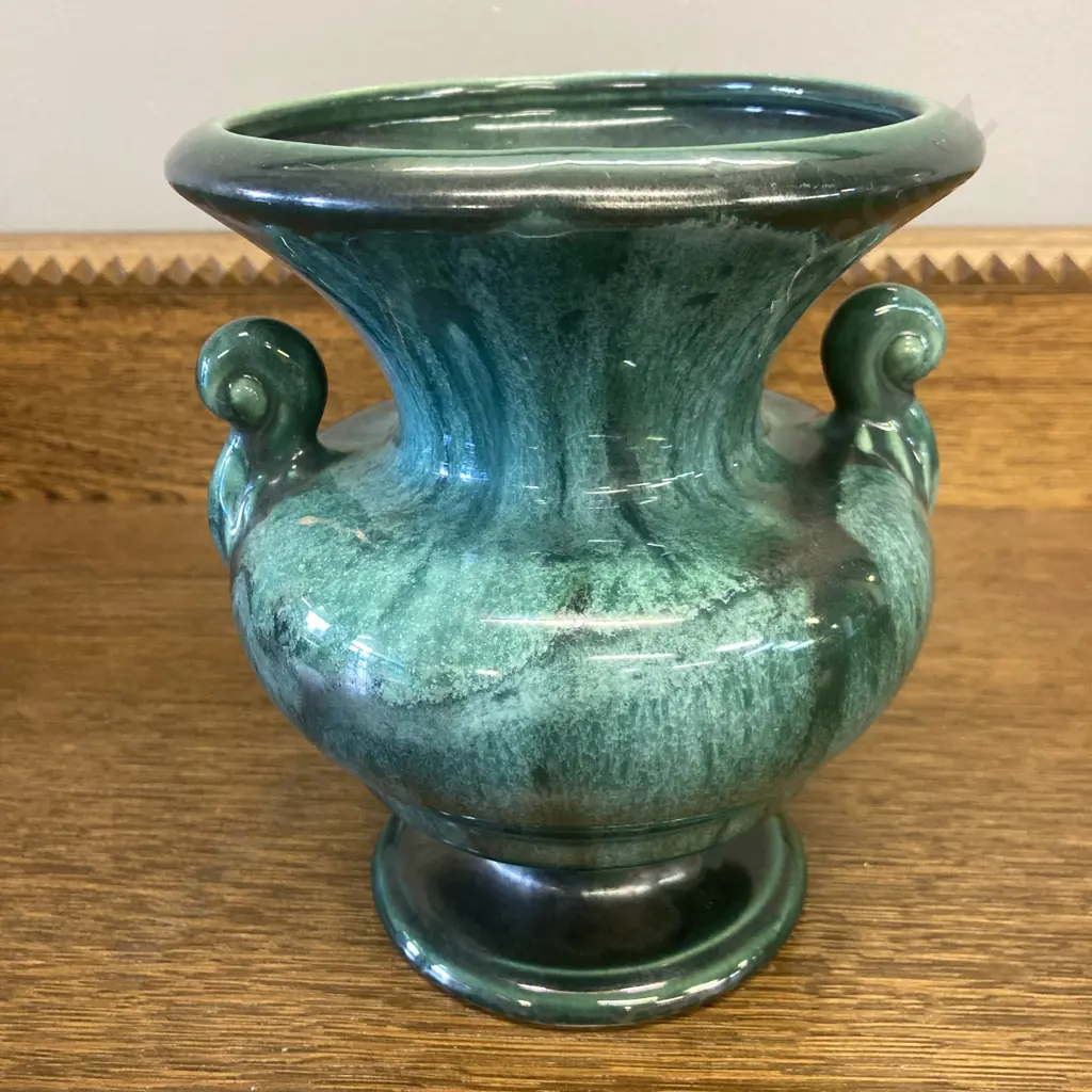 Titian New Zealand Vase. In (Orzel) Green Glaze, Marked At Base SB 204. 17 x 14cm Image 1++