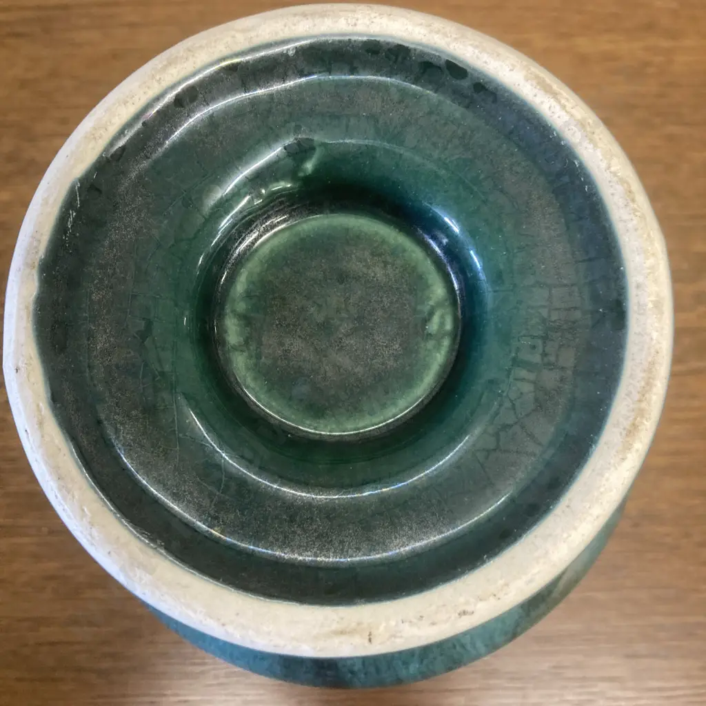 Titian New Zealand Vase. In (Orzel) Green Glaze, Marked At Base SB 204. 17 x 14cm Image 1++