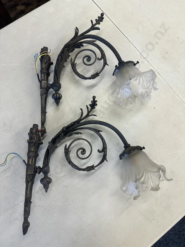 Pair Of Wall Lights With Tulip Shaped Glass Shades Image 1++