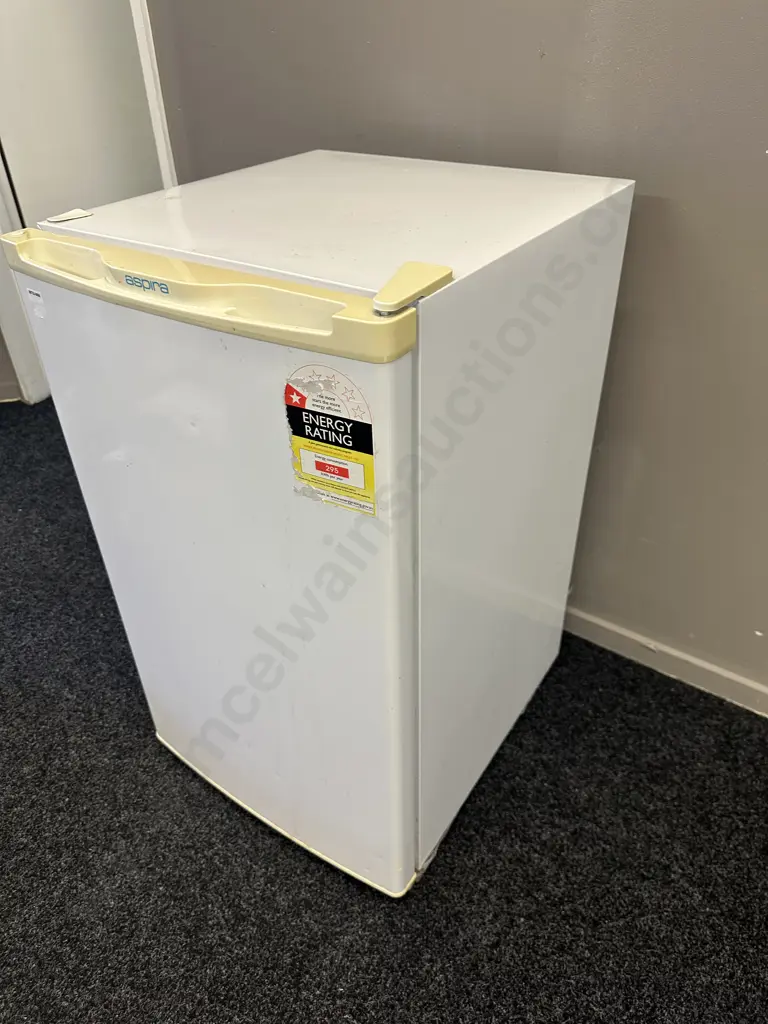 Aspira 115 Litre Bar Fridge Image 1++