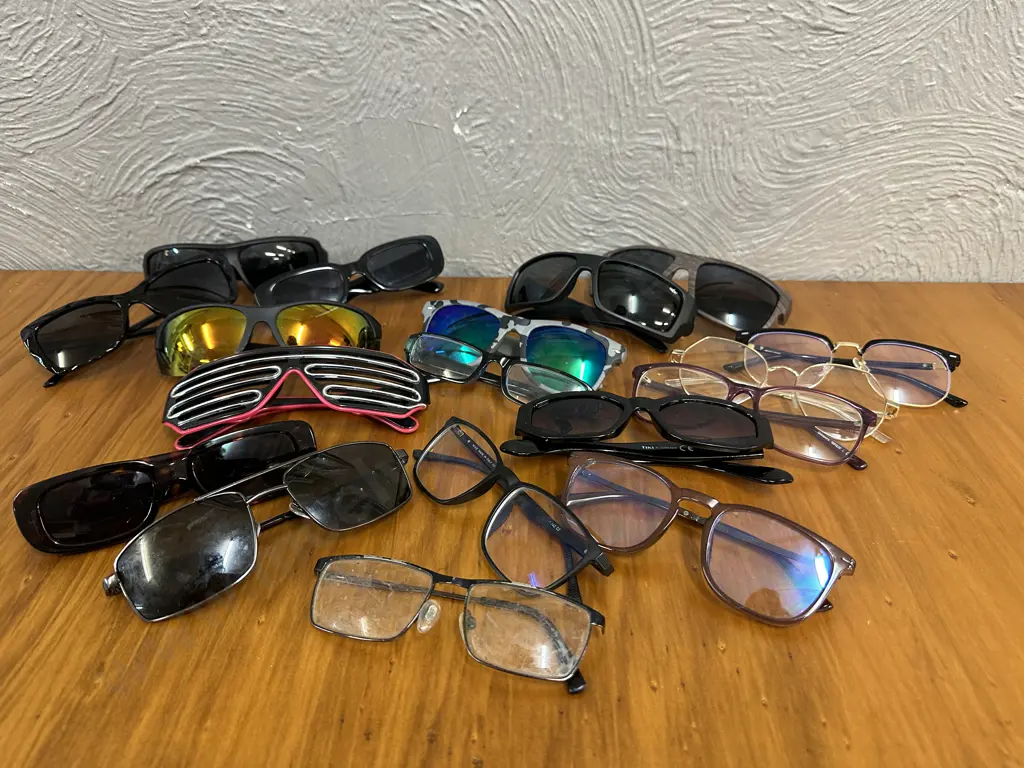 Selection Of Sunglasses & Reading Glasses Image 1++