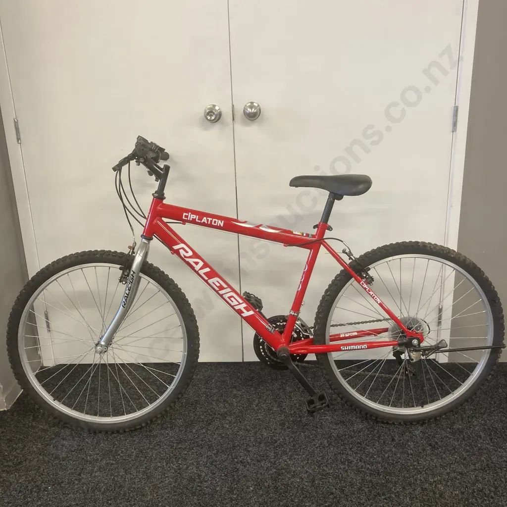 Raleigh CiPLATON 21 Speed Bike - Red & White Colours Image 1++