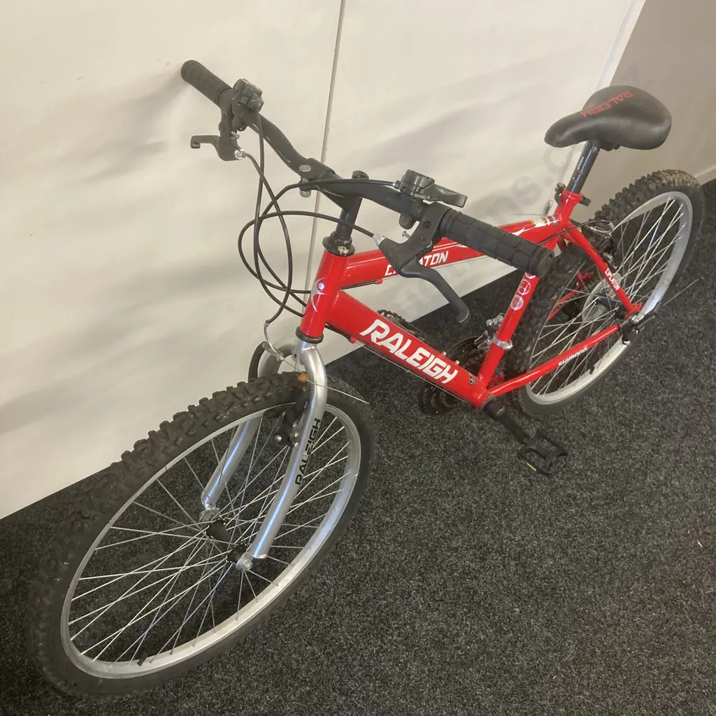 Raleigh CiPLATON 21 Speed Bike - Red & White Colours Image 1++