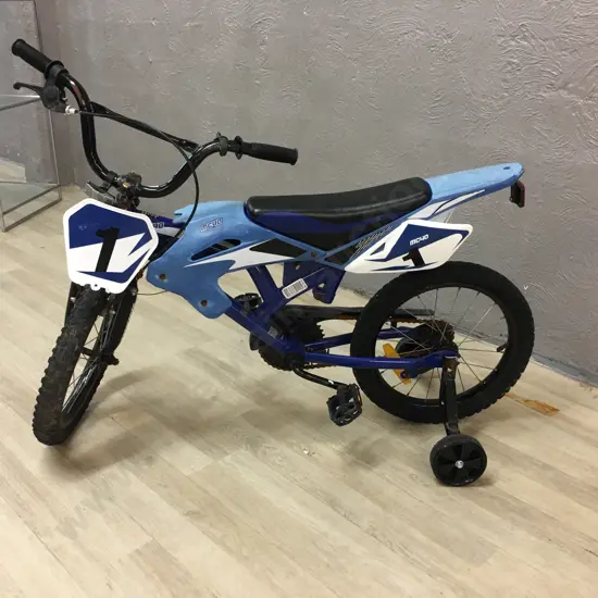 Kids Blue & White MC40 Bike With Training Wheels