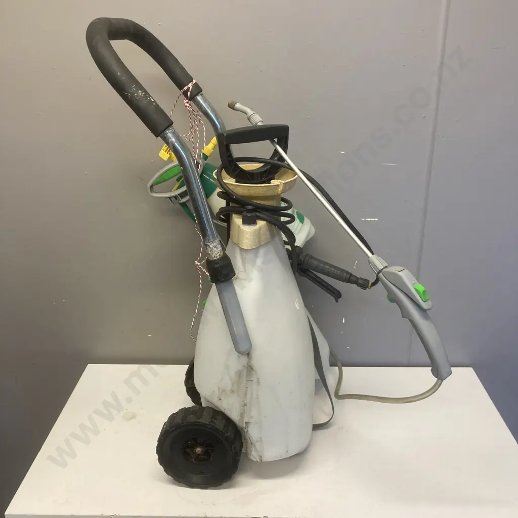 Lot of 3 Garden Sprayers Image 1++