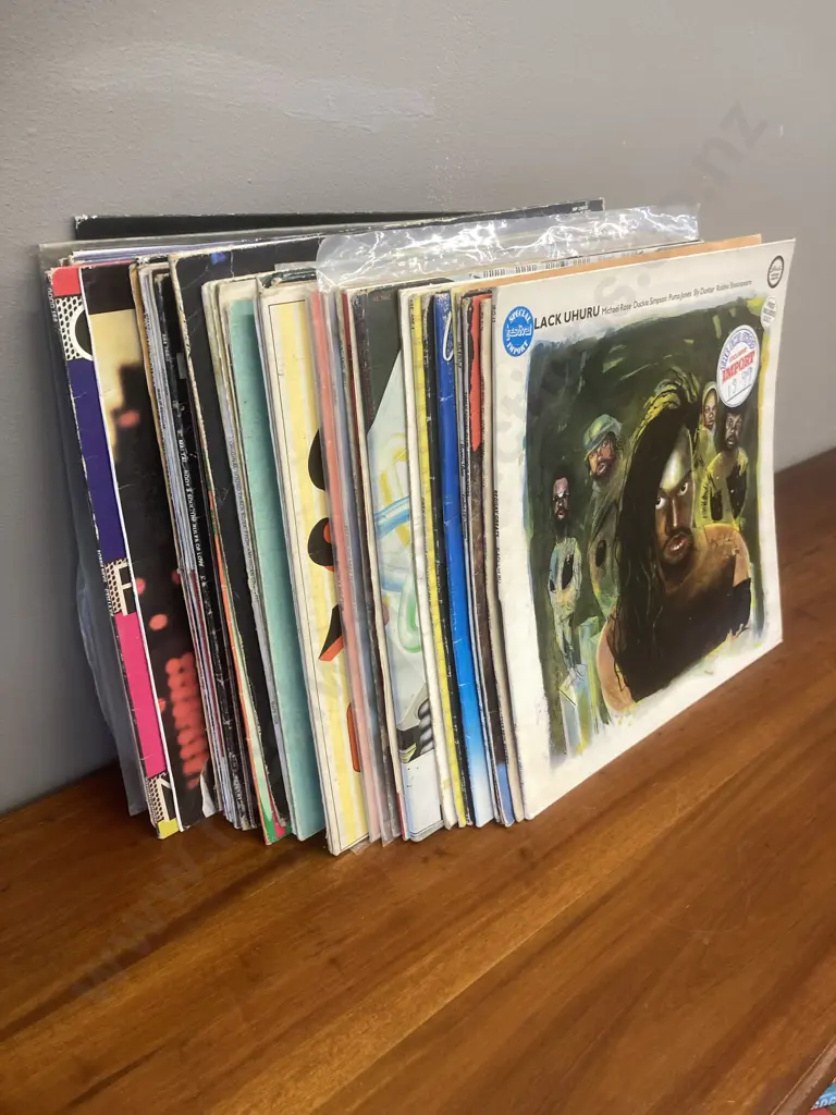 Lot of 45 LP Covers Image 1++