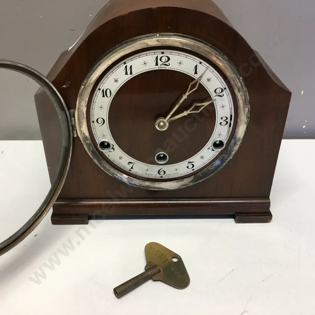 Vintage 1930's Perivale England 'Anvil' 8-Day Striking Mantle Clock With Key. H21 W23 D13cm Image 1++