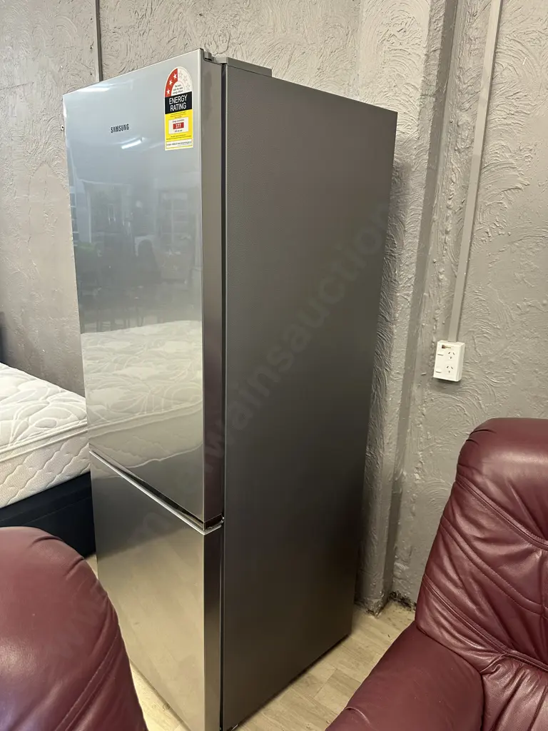 Samsung 310L Bottom Mount Fridge Freezer - Silver (SRL335NLS) Image 1++