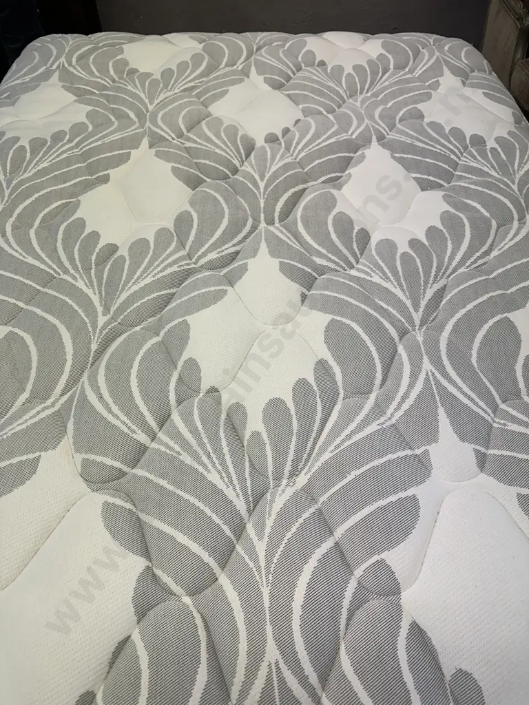 Serta Calais Queen Size Bed Image 1++