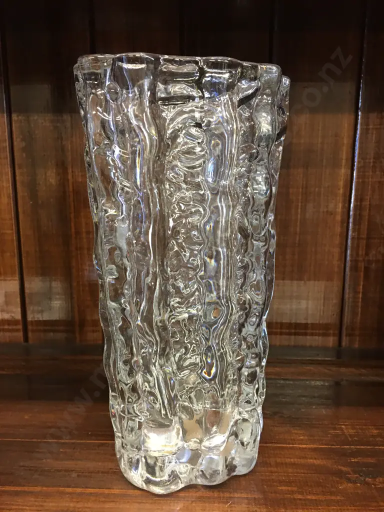 Milaska Frost Fire Vase H24,W15,D10cm. Image 1++