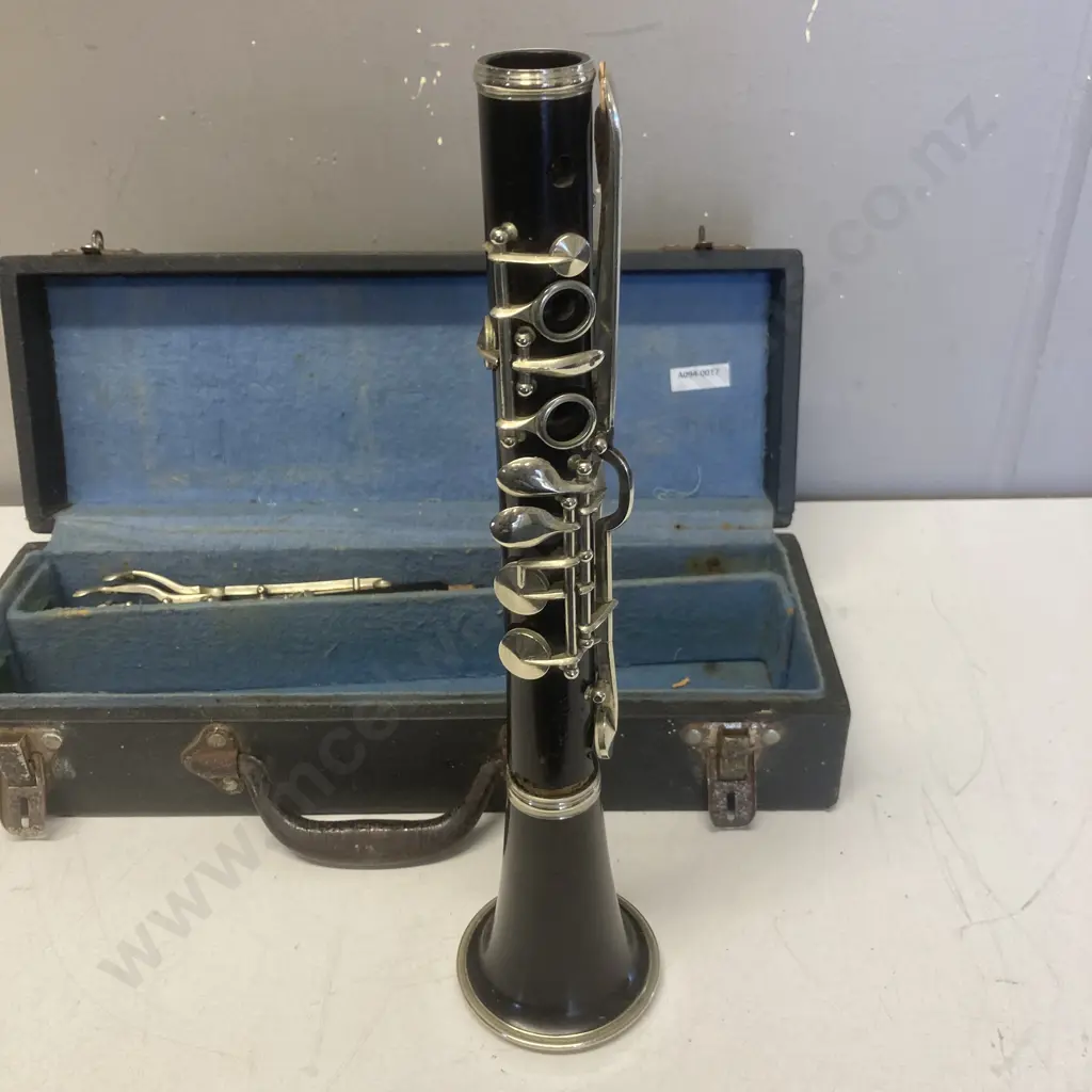 Cabart A Paris Bb (B Flat) Wood Clarinet circa 1920s - 1930 with Case Image 1++