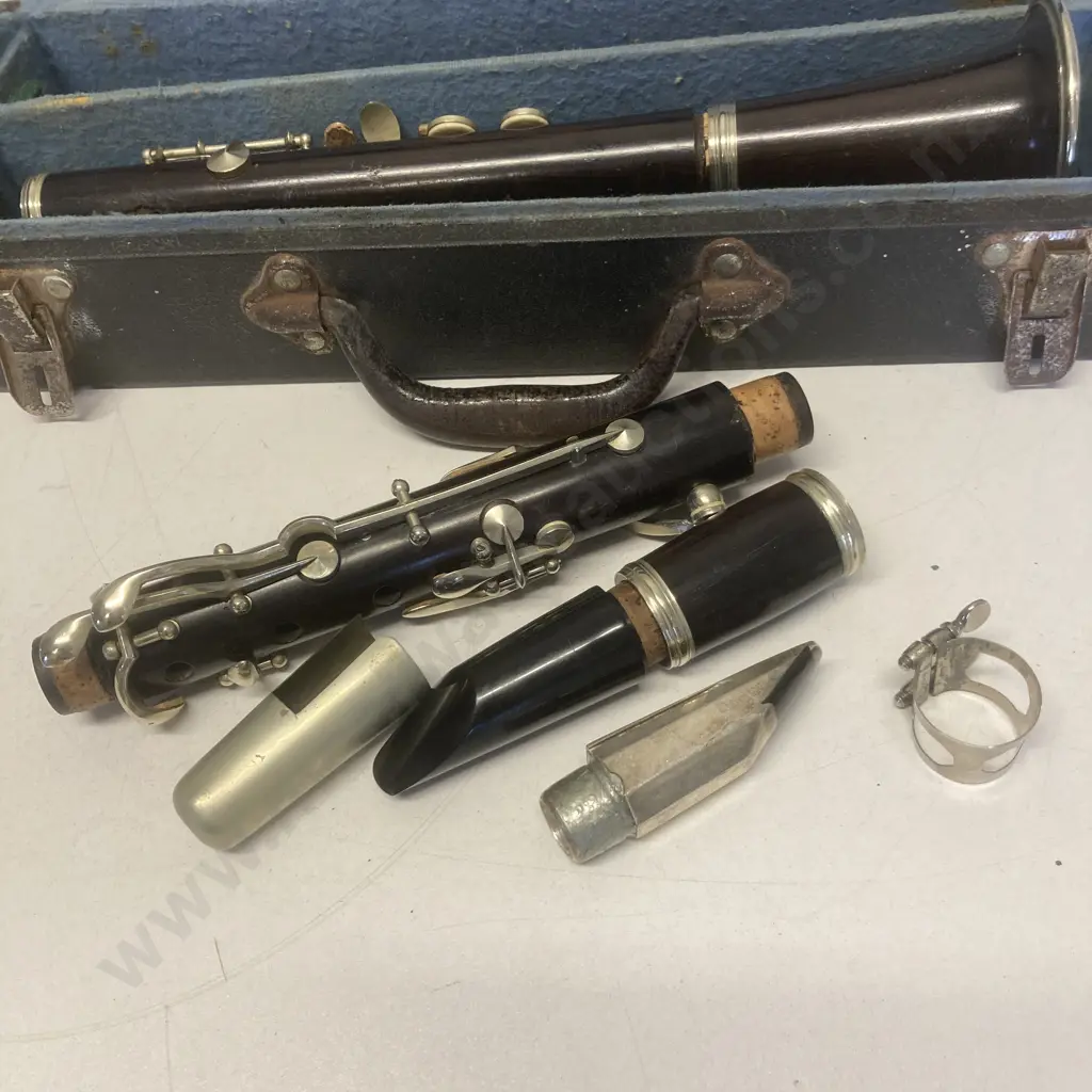 Cabart A Paris Bb (B Flat) Wood Clarinet circa 1920s - 1930 with Case Image 1++