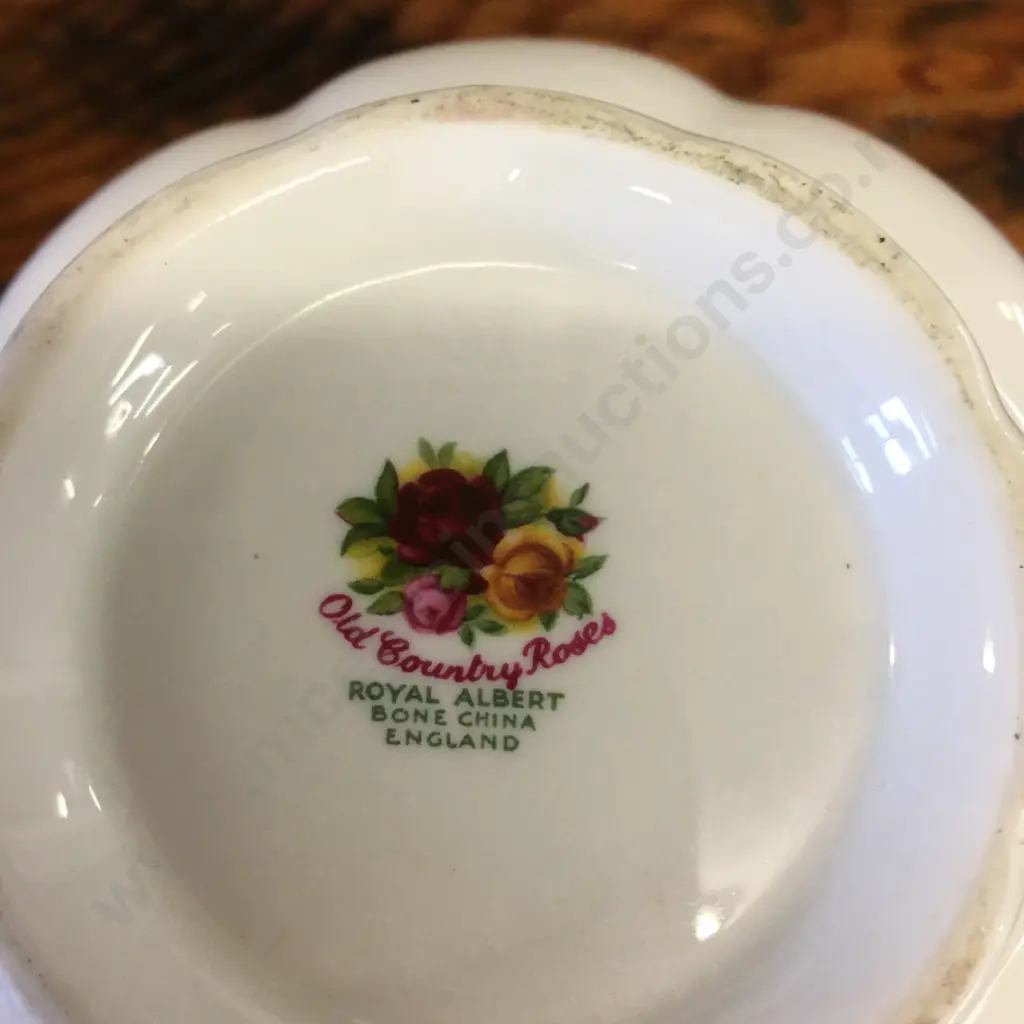   Royal Albert Old Country Roses Creamer & Sugar Bowl Image 1++