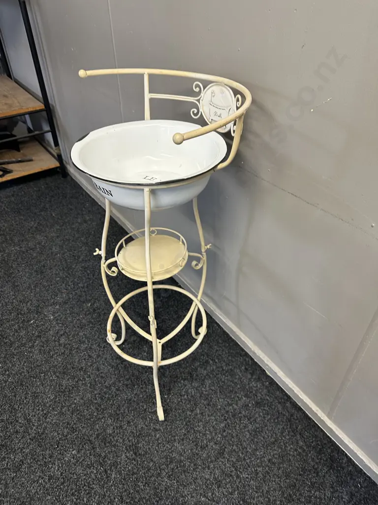 "Le Bain" Wash Basin Cream Country Metal And Enamel Basin H94cm. Image 1++