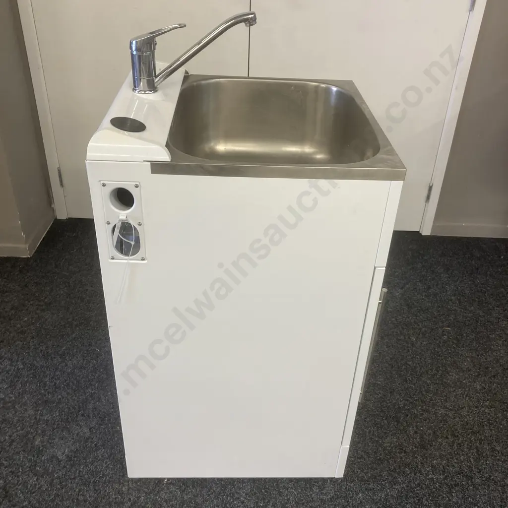 Robinhood Supertub - Model ST3702. H95 W55.5 D56.5cm Image 1++