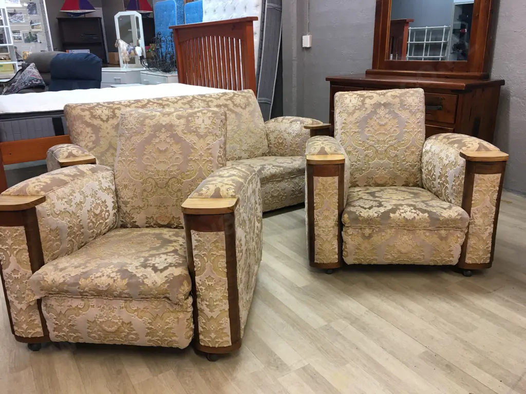 Art Deco Lounge Suite c.1930, Embossed Draylon Fabric, Walnut End Panels, Chairs On Metal Castors Image 1++