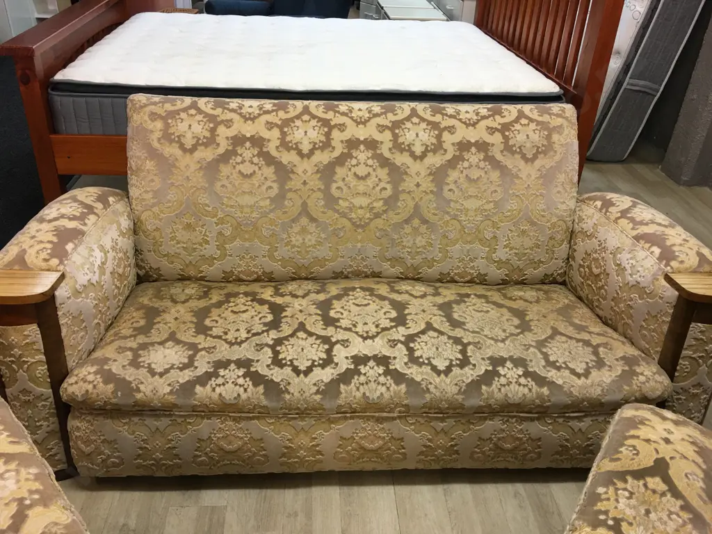 Art Deco Lounge Suite c.1930, Embossed Draylon Fabric, Walnut End Panels, Chairs On Metal Castors Image 1++