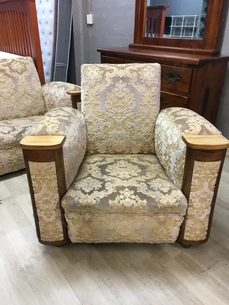 Art Deco Lounge Suite c.1930, Embossed Draylon Fabric, Walnut End Panels, Chairs On Metal Castors Image 1++