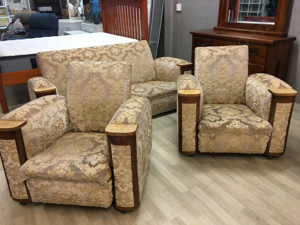 Art Deco Lounge Suite c.1930, Embossed Draylon Fabric, Walnut End Panels, Chairs On Metal Castors Image 1++