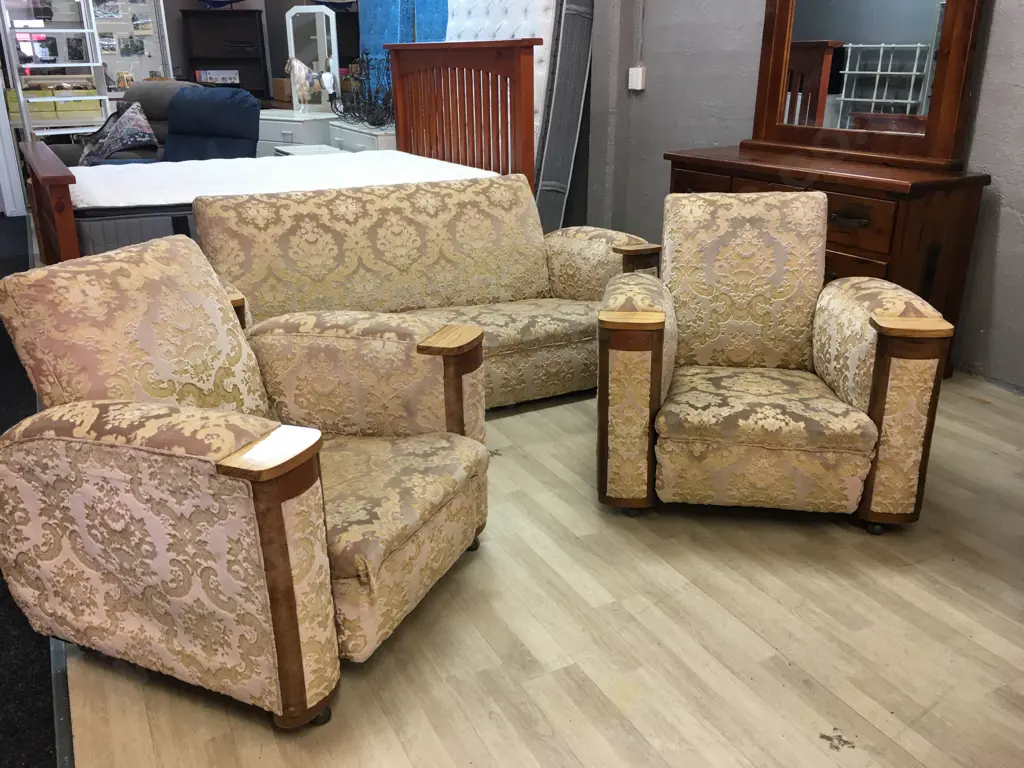 Art Deco Lounge Suite c.1930, Embossed Draylon Fabric, Walnut End Panels, Chairs On Metal Castors Image 1++
