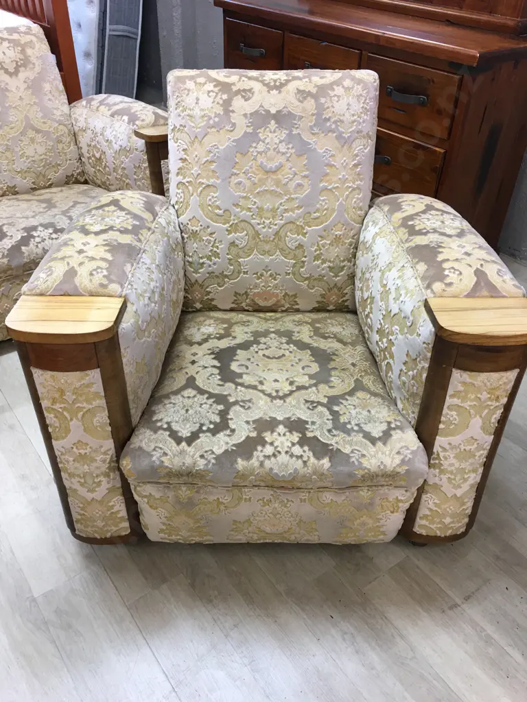 Art Deco Lounge Suite c.1930, Embossed Draylon Fabric, Walnut End Panels, Chairs On Metal Castors Image 1++