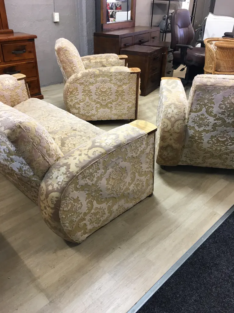 Art Deco Lounge Suite c.1930, Embossed Draylon Fabric, Walnut End Panels, Chairs On Metal Castors Image 1++