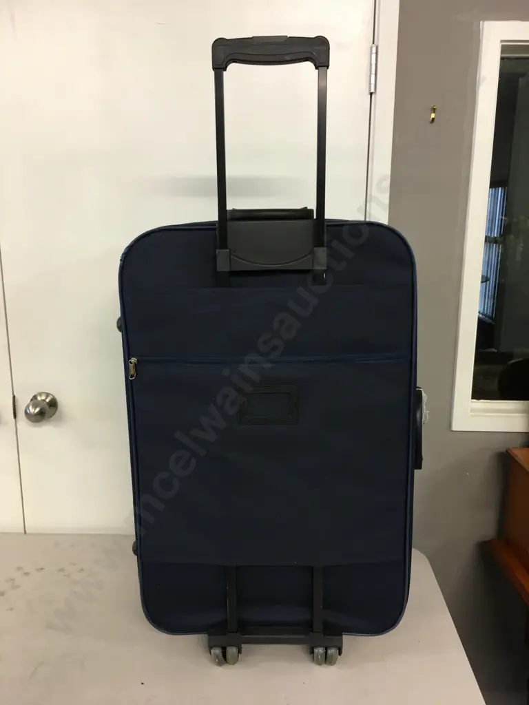 Navy Blue Aerolite Travel Case. 76 x 50cm Image 1++