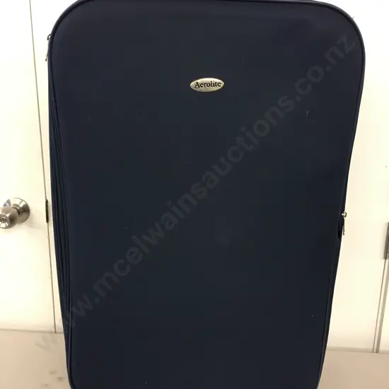 Navy Blue Aerolite Travel Case. 76 x 50cm