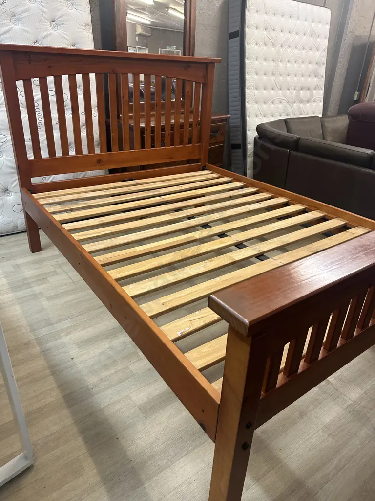 Solid Pine Wooden Slat Queensize  Bed Frame Image 1++