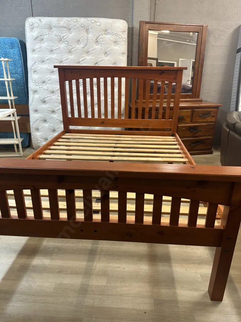 Solid Pine Wooden Slat Queensize  Bed Frame Image 1++