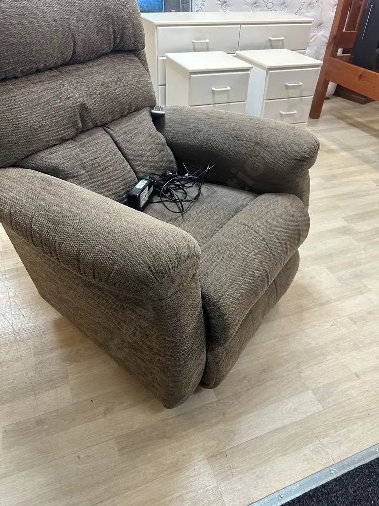 LazBoy Brown Fabric Electric Recliner Image 1++